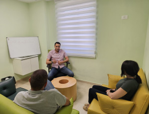 نعمل من اجل حياة افضل لاطفالكم