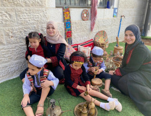 نعمل من اجل حياة افضل لاطفالكم